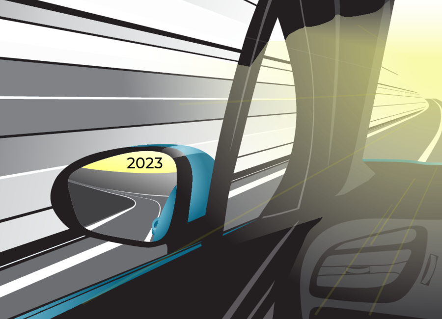 Illustratiertes Auto auf einer Straße mit der Zahl 2023 im Rückspiegel
